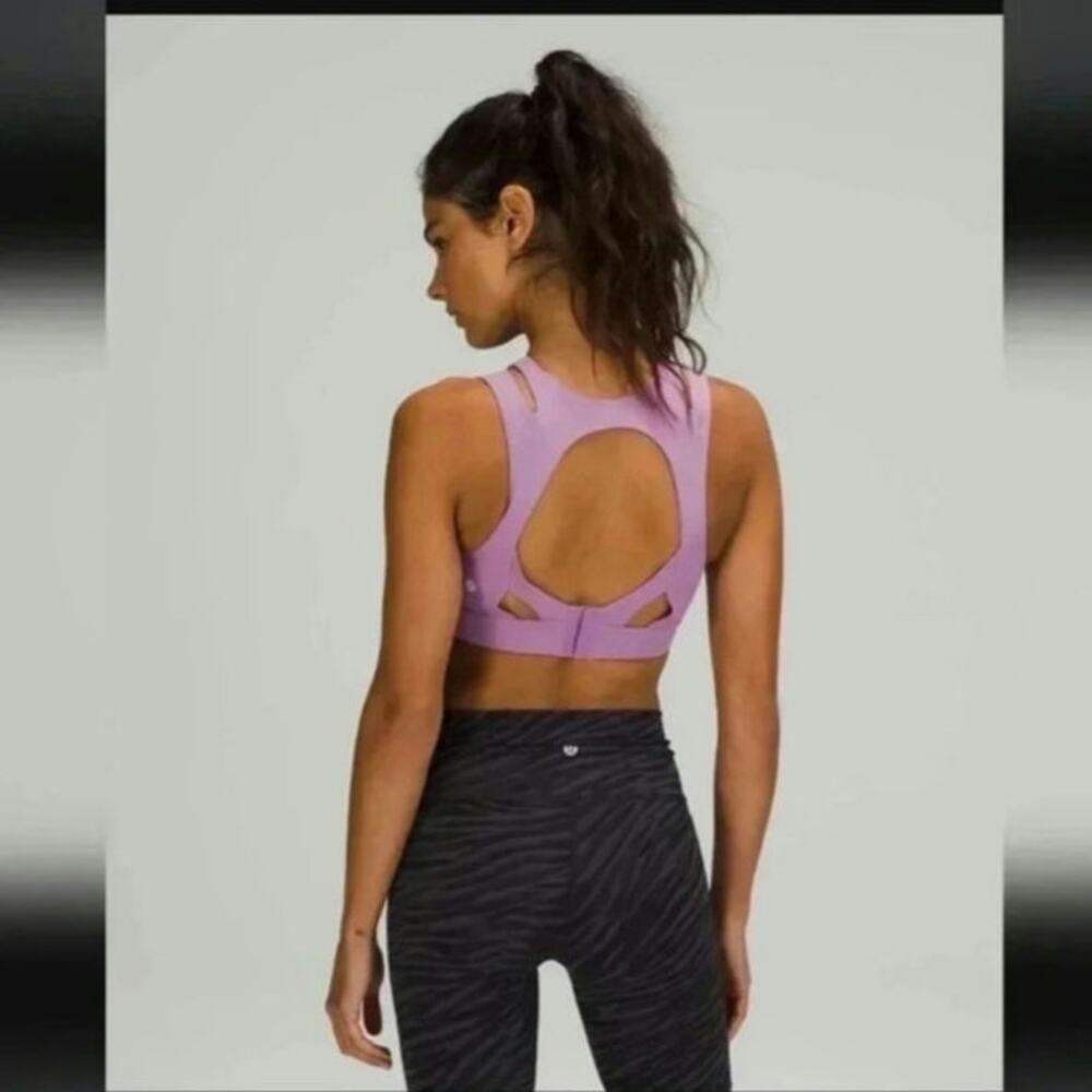 Lululemon Strong Front Purple Bra Medium Support Size: 4